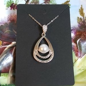 Necklace with Pearl Pendant Silver Tone